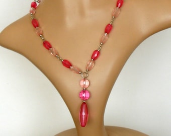 Colar de contas de plástico de cristal rosa, brincos de cristal rosa, conjunto de joias, estilo vintage, conjunto de joias de festa, conjunto de joias de plástico de cristal de verão