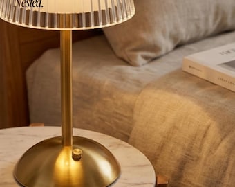 Pleated Glass Table Lamp - Retro Desk Lamp for Living Room, Minimalist Art Deco Nightlight