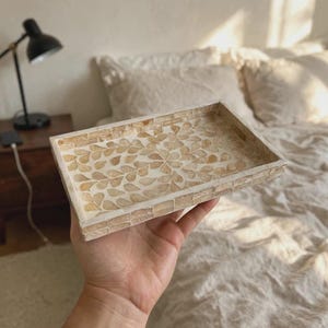 Bandeja de Tocador, Incrustación de Nácar y Concha Capiz, Decoración Costera de 25cm x 15cm