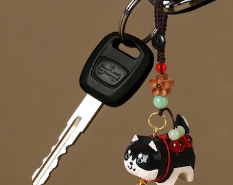 Llavero de madera de Shiba Inu tallado a mano: amuleto japonés de la suerte