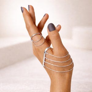 Pulsera minimalista de plata con forma de palma, arnés de cadena ajustable, brazalete moderno, delicado anillo de dedo, regalo único para ella.