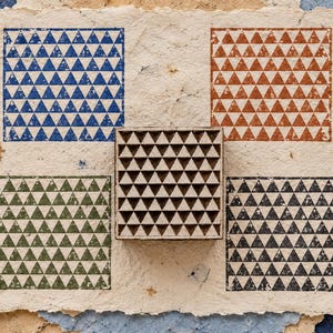 Trästämpel med geometriskt triangelmönster, handskuret tryckblock för tyg, pappershantverk, scrapbooking och textiltryck