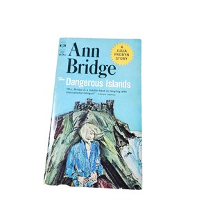 Copertina di Harry Bennett Bozza The Dangerous Islands Ann Bridge Vintage 1963 4832