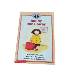 Bunny Runs Away (School Friends Series) - Paperback By Chardiet, Bernice 2298