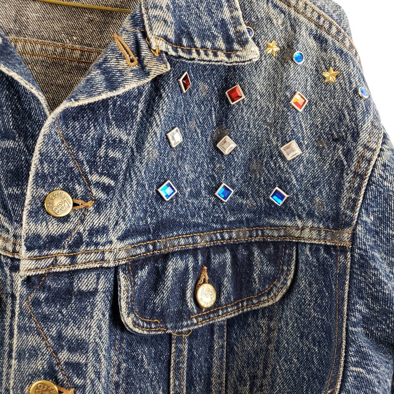 Lee Embellished Acid Wash Denim Trucker Jacket M