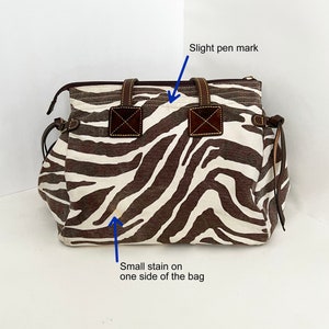 Dooney and Bourke zebra stripe canvas tote shopper handbag shoulder bag with brown leather trim zdjęcie 10