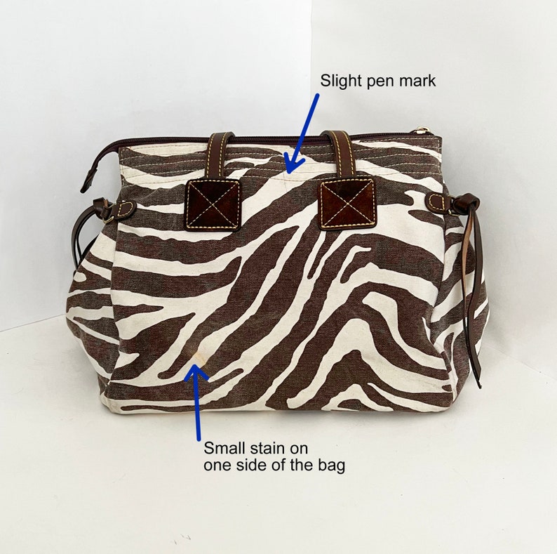 Dooney and Bourke zebra stripe canvas tote shopper handbag shoulder bag with brown leather trim zdjęcie 10