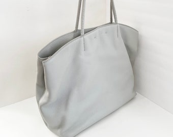 Marc Jacobs Supple Leather Tote Bag in light grey light gray pebbled leather