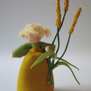 Wheat Girl Nature Table Waldorf Flowerchild zdjęcie 2