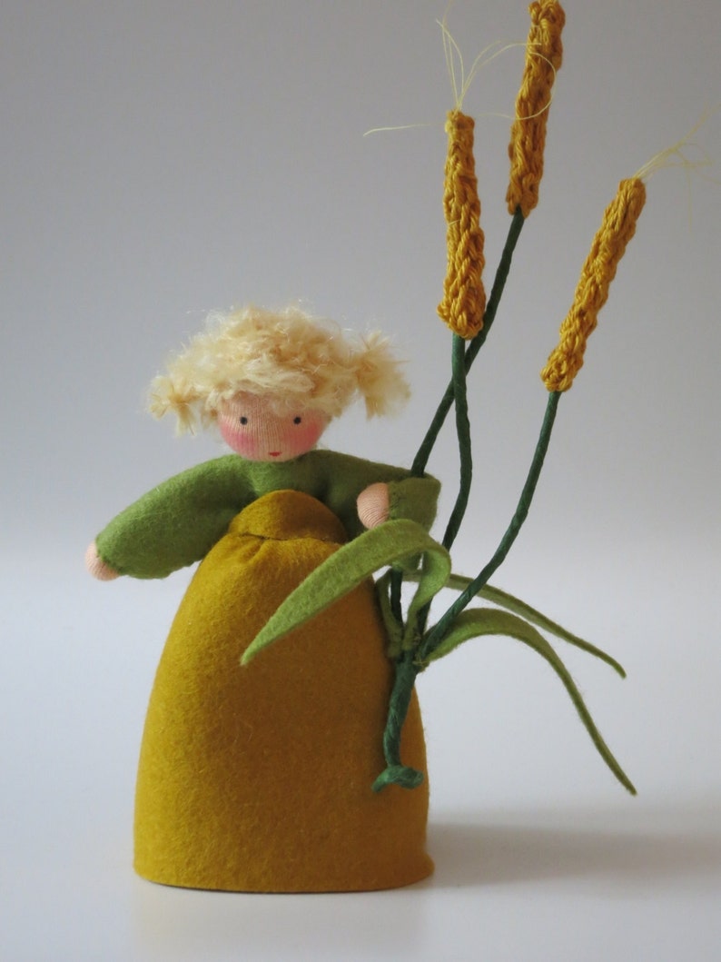 Wheat Girl Nature Table Waldorf Flowerchild zdjęcie 2