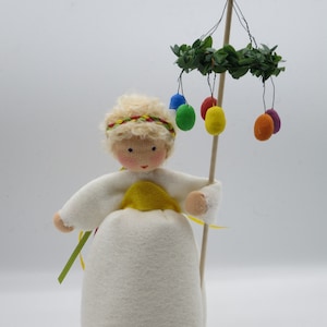 Mädchen mit Osterkranz - Ostern - Blumenkind - Jahreszeitentisch - Waldorf - Ostereier - Art. FR11