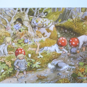 Enfants champignons au bord du ruisseau - carte postale - table de saison - Waldorf - article n°HEPK1