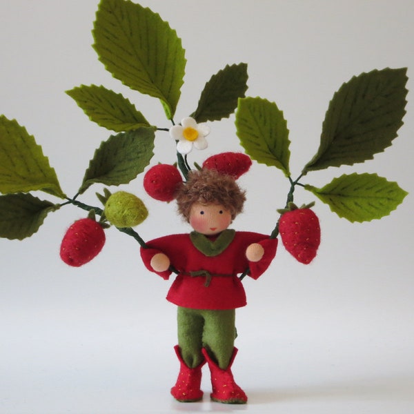 Erdbeer-Junge -Blumenkind - Jahreszeitentisch - Waldorf -Nature Table