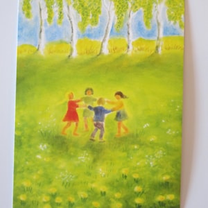Bambini che ballano in primavera - tavola stagionale - cartolina - Waldorf - danza per bambini - articolo n