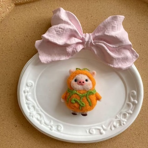 手作りフェルト豚ブローチ、カボチャハロウィンアクセサリー、クリスマス、感謝祭ギフト