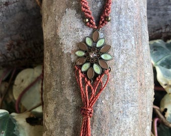 collar de micro macramé