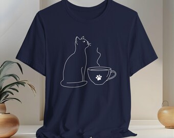 Camiseta Gatos e Café, Presente para Amantes de Café, Camiseta para Donos de Gatos, Camiseta Minimalista com Gatinhos, Blusa Feminina com Estampa de Gatos, Roupa com Frase Divertida sobre Gatos