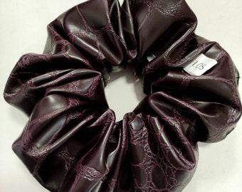 Bordo Faux Leather Scrunchie