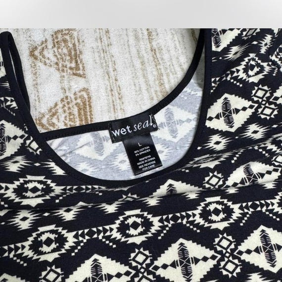 Y2K Wet Seal Aztec Print Cropped Tee Size Large - image 2