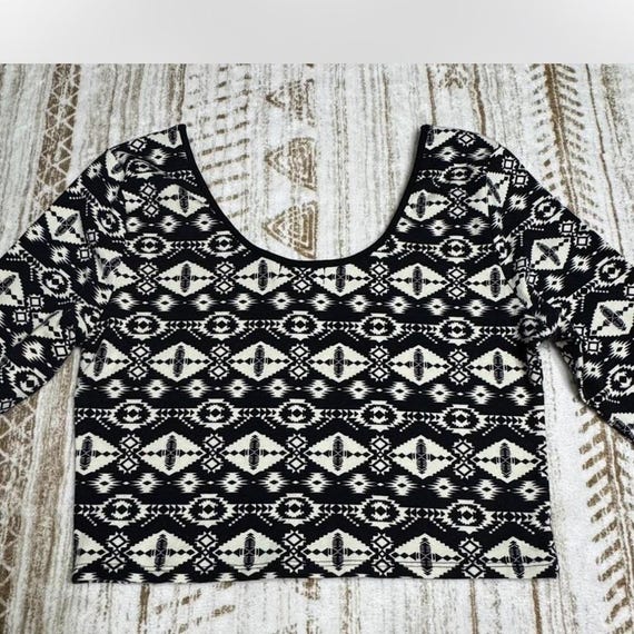 Y2K Wet Seal Aztec Print Cropped Tee Size Large - image 5