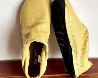 Mocassins en cuir de vachette doux faits à la main pour femmes chaussures de pain sans lacet chaussures de confort pleine fleur couleur bonbon minimalistes chaussures de luxe silencieuses
