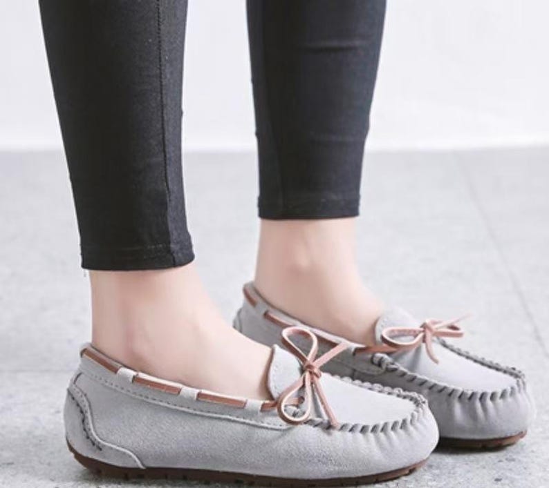 Handmade Leather Driving Loafers Women Suede Moccasins Soft Sole Flats Spring Comfortable Breathable Walking Shoes Mother's Day Gift Light Gray