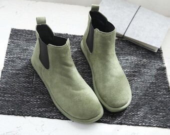 Handmade Suede Leather Boho Moccasin Shoes for Women – Soft Green Leather Flats – Bohemian Casual Slip‑Ons – Mother’s Day Gift