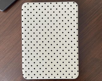Capa minimalista e removível com estampa magnética de bolinhas pretas para Kindle Kobo Clara/Libra. Capa exclusiva para e-reader Kindle Paperwhite/Colorsoft.
