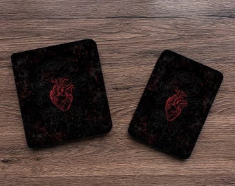 Capa para Kobo/Kindle com Coração Anatômico Vermelho – Parte Traseira Transparente Removível, Tampa Traseira Magnética, Capa para E-reader com Arte de Rosas Góticas