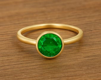 Minimalist Silver Ring with Green Emerald Gemstone | Elegant Solitaire Ring | Women's Dainty Promise Ring | Gift for Her