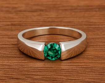 Minimalist Silver Ring with Green Emerald Gemstone | Elegant Solitaire Ring | Women's Dainty Promise Ring | Gift for Her