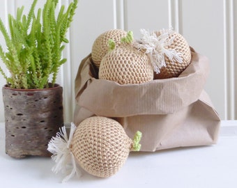 Crochet brown onion | Handmade play pretend root vegetable soft toy | crocheted bulb