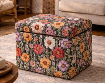Otomana floral de almacenamiento, caja tapizada, organizador decorativo, caja de tela hecha a mano, almacenamiento de estilo vintage, otomana de decoración para el hogar.