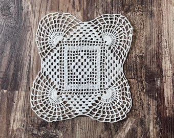 Tapete de algodón blanco hecho a mano estilo vintage / Tapete de encaje de abanico / Decoración de mesa estilo cottagecore