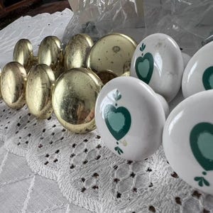 Vintage Cabinet Knobs Lot | 12 Drawer Pulls | 8 Brass & 4 Ceramic Heart Knobs