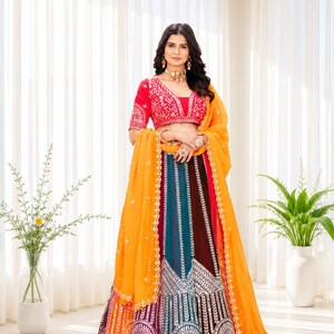 Ensemble Lehenga Choli brodé de sequins multicolores et Dupatta jaune | Vêtements de mariée pour mariage indien image 2