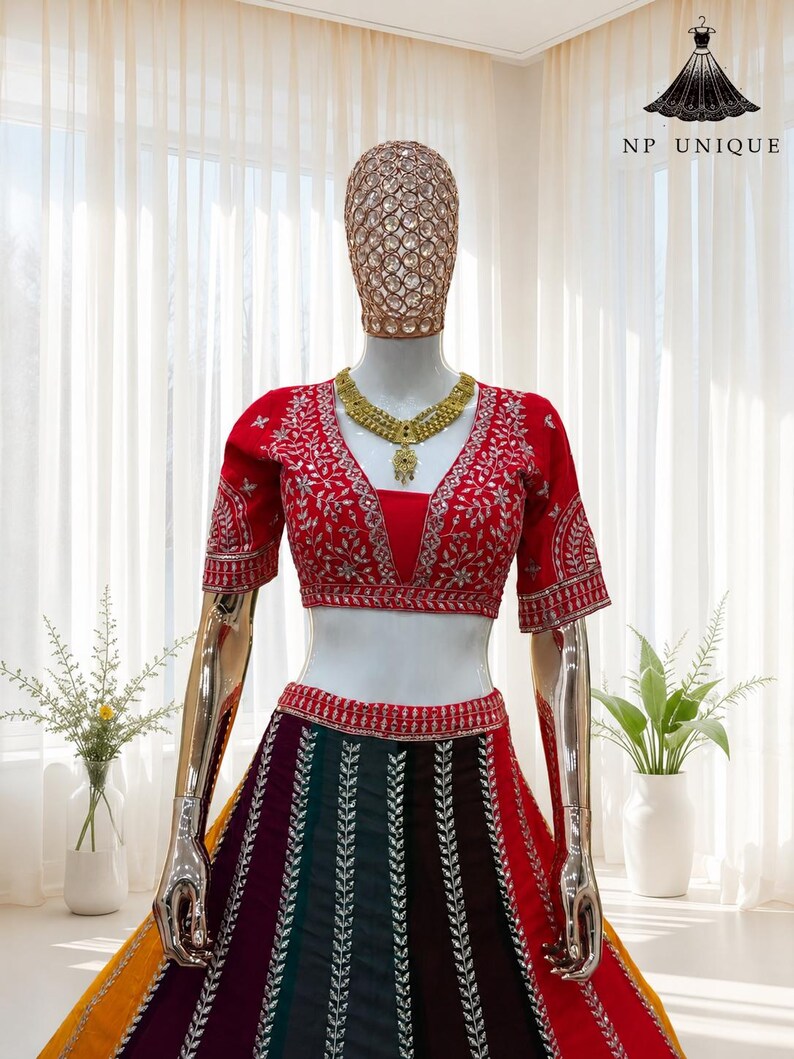 Ensemble Lehenga Choli brodé de sequins multicolores et Dupatta jaune | Vêtements de mariée pour mariage indien image 8