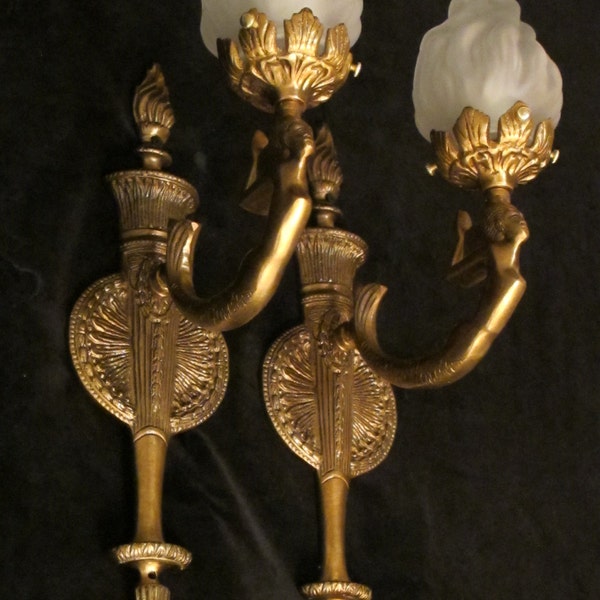 Pair of Art Deco solid bronze wall light sconces with mermaid sculptures by Sergio Merlin