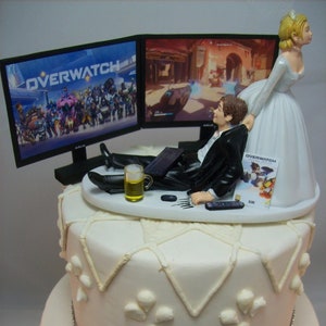 Ultimate GAMER Two-way Monitor 2 Split Screen Funny Wedding Cake Topper Video Game Gamer Junkie Addict Rehearsal Groom&#39;s BEER Computer