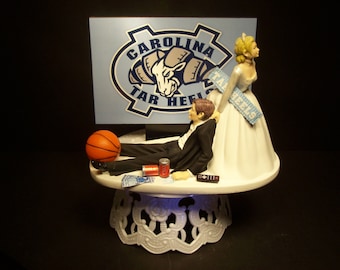 College BASKETBALL North Carolina Ram Lustige Hochzeitstorte TOPPER Tar Heels Bräutigam Kuchen