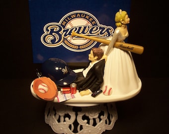 Adorno divertido para pastel de bodas de los Milwaukee Brewers (o de tu equipo) con la pareja de novios.