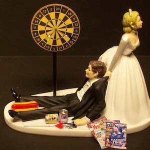 NO DARTS with Dart Board Bride and Groom Wedding Cake Topper Funny Bar Game Hotdog