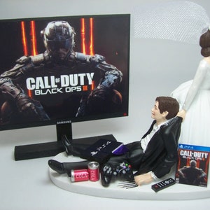 SALE NEW Gamer Funny Wedding Cake Topper Video Game Gaming Junkie Addict Charming Rehearsal Groom's Brown Hair Veil