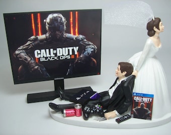 SALE NEW Gamer Funny Wedding Cake Topper Video Game Gaming Junkie Addict Charming Rehearsal Groom's Brown Hair Veil