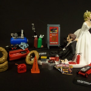 Funny Wedding Cake Topper for Mechanics AUTO MECHANIC Awesome Groom&#39;s Cake Perfect for Humorous Rehearsal Dinner