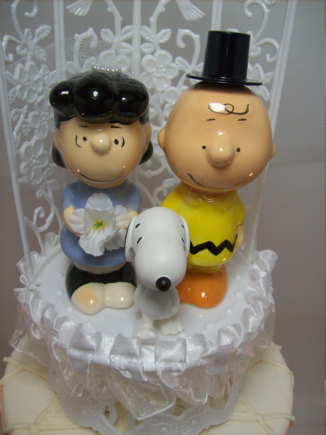 snoopy wedding cake