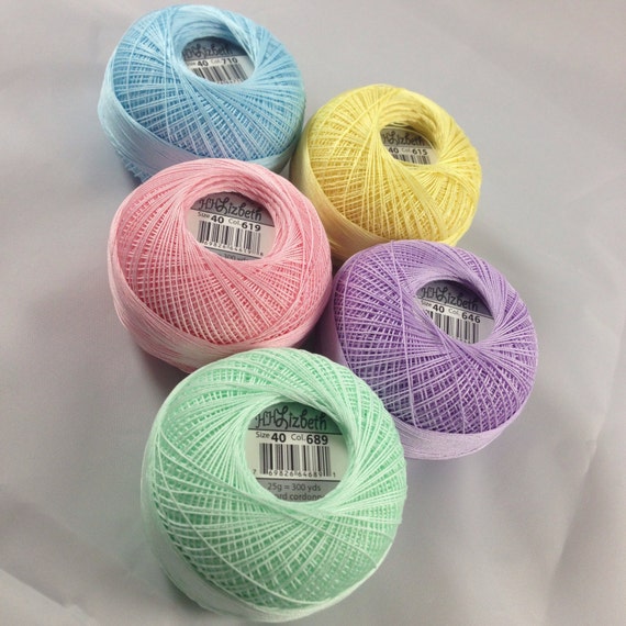 PLEINS bobines - - fil de frivolité - - taille 40 - Pastels - cinq couleurs - Lizbeth - couleurs 710, 619, 615, 689 et Total 646-1500 Yards 43b456 PLEINS bobines - - fil de frivolité - - taille 40 - Pastels - cinq couleurs - Lizbeth - couleurs 710, 619, 615, 689 et Total 646-1500 Yards 43b456