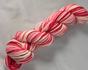 Sweetheart Variegated - Peso Worsted - 8 capi - Tinto a mano - 100% Lana Merino Superwash