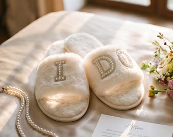 Pearl Letter I DO Slippers, White Bridal Fluffy Slippers, Getting Ready Outfit, Wedding Morning Attire, Bride Gift