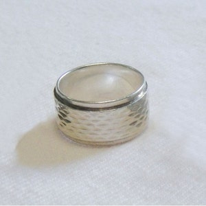 Sterling Silver Ring - Hammered Silver - Vintage